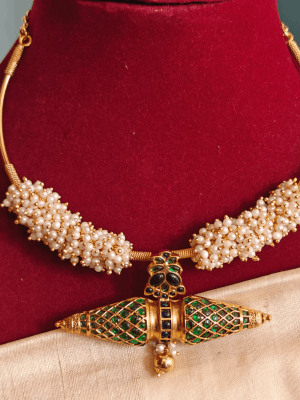 Damaru fusion kemp pendant with pearls hasli (Green blue)