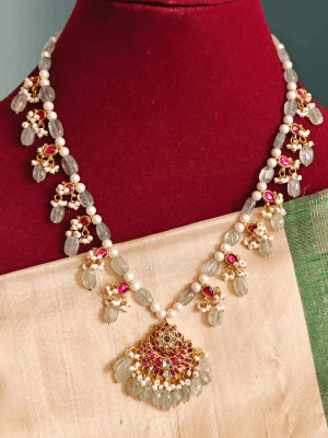 Kundan mossainaite mint green beads mala (Flower moon)