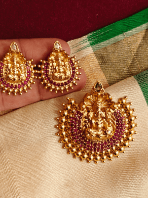 Ruby lakshmi pendant set