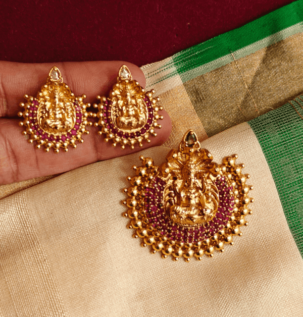 Ruby lakshmi pendant set