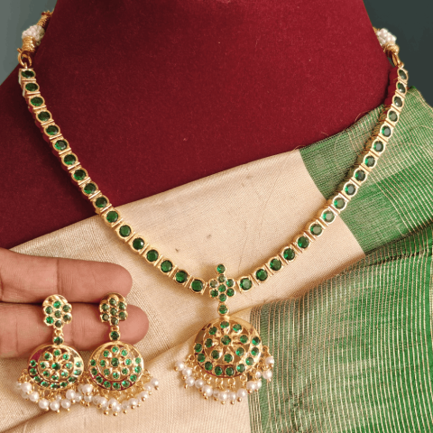 Green attigai necklace