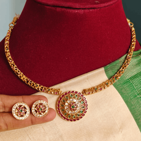 Hasli flower necklace set