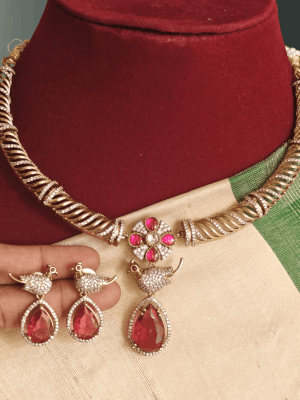 Bird victorian hasli (Ruby kundan)