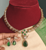Bird victorian hasli (Green kundan)