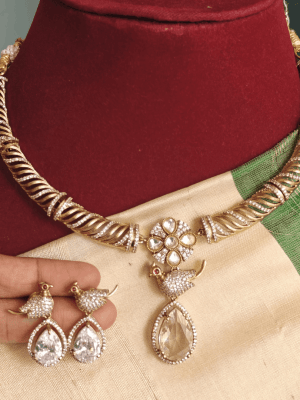 Bird victorian hasli (white kundan)