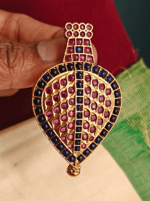 Traditional ilai pendant (red blue)