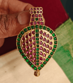 Traditional ilai pendant (green red)