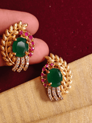 Leaf stud (emerald)