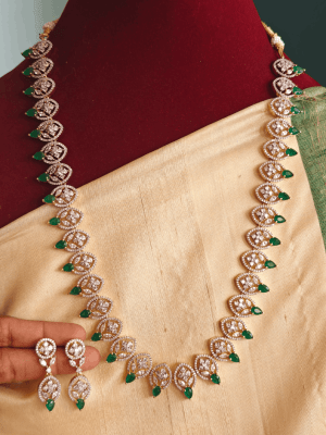 oval flower haaram