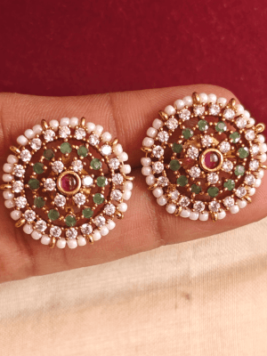 Flower pearl stud