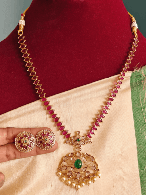 Kemp floral necklace