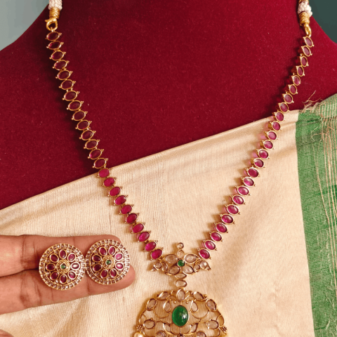 Kemp floral necklace