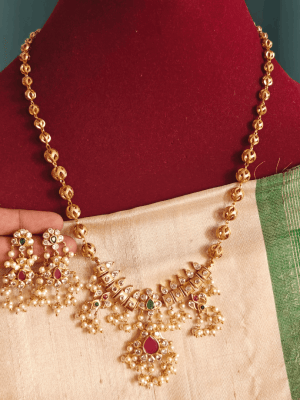 Guttapusalu pendant set with lotus chain