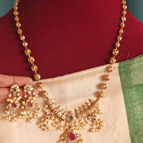 Guttapusalu pendant set with lotus chain