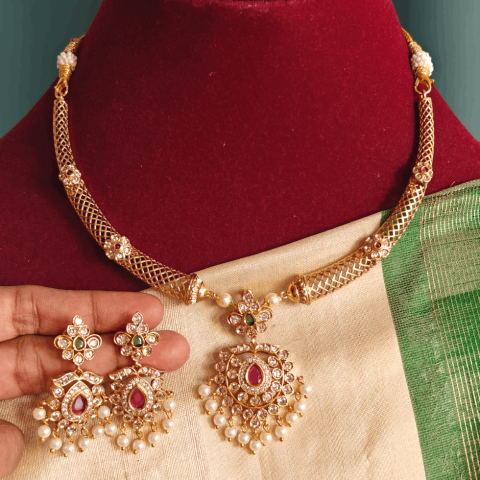 Chandbali hasli set with earrings