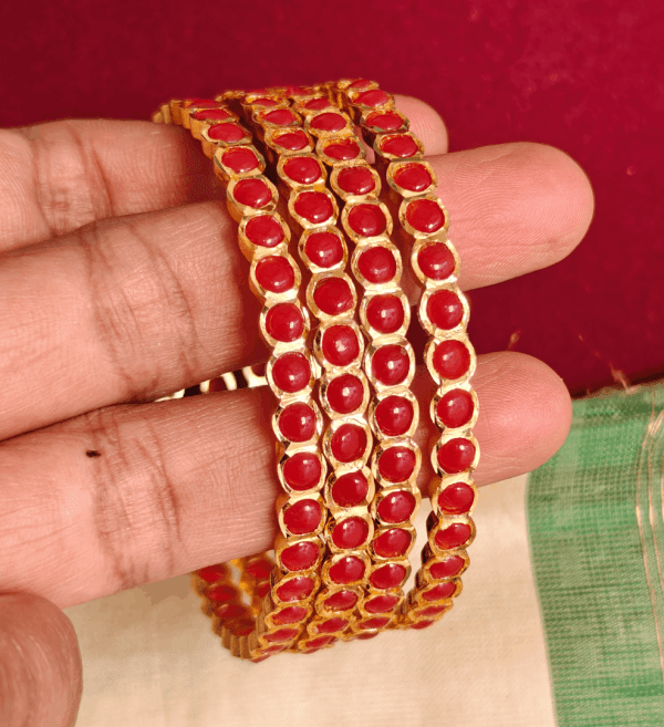 Round coral bangles (Set of 4)