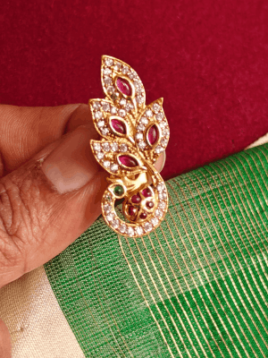 Peacock leaf saree pin( ruby green)