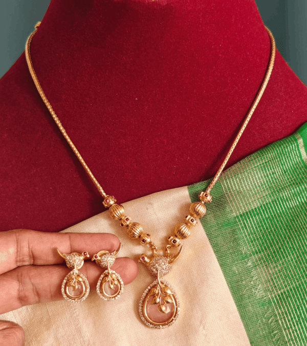 Oval peacock necklace(pink)