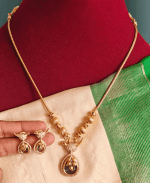 Ovel peacock necklace (violet)