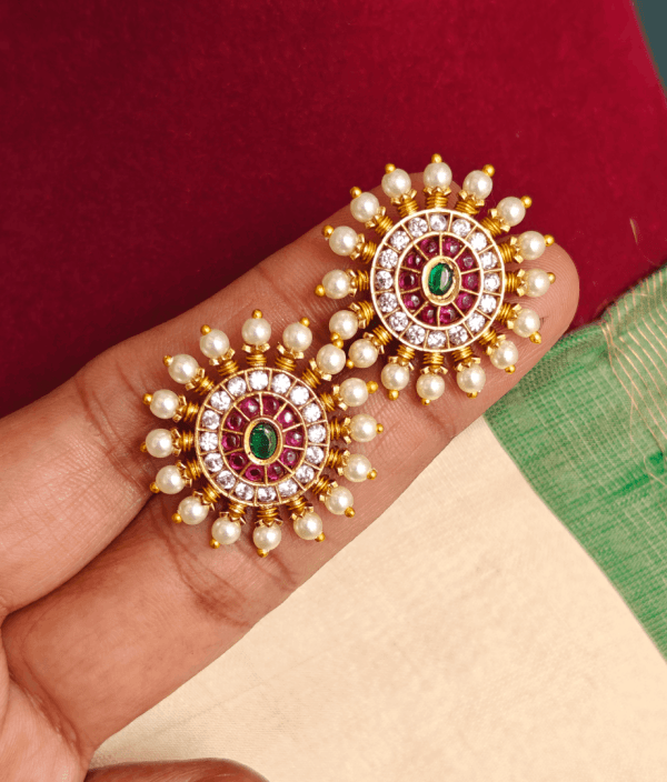 Chakra stud (ruby)