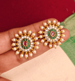 Chakra stud (emerald)