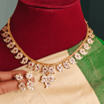 Mango micropolish necklace (White ruby)