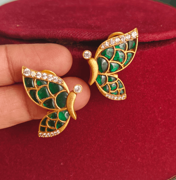 Butterfly jadau stud with back support (White emerald)