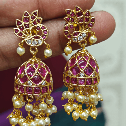 Mayil thogai jhumkha (Ruby white)