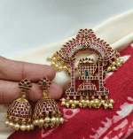 Linga pendant set with jumkha