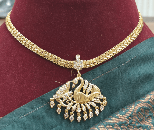 Hamsa padakam (white)