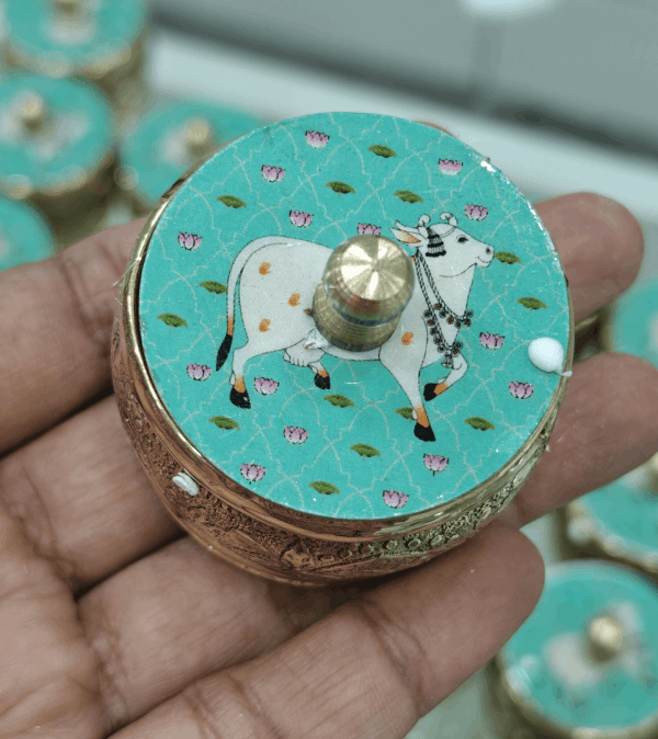Pichwai kumkum box (Green)