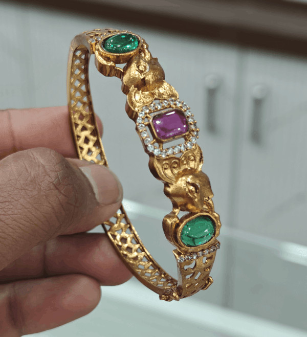 Double elephant ruby emerald kada