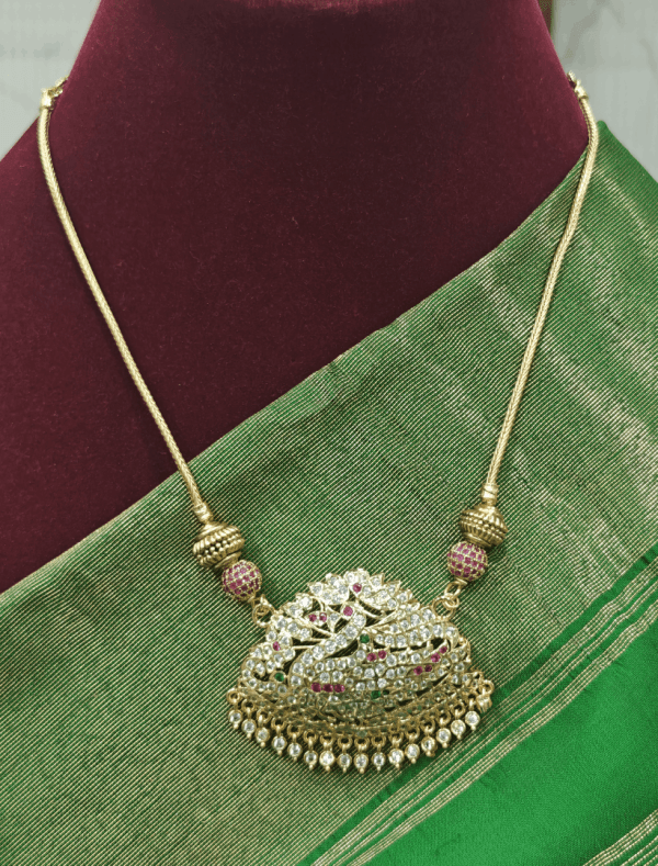 Annam padhakkam ruby ball chain (Ruby green)