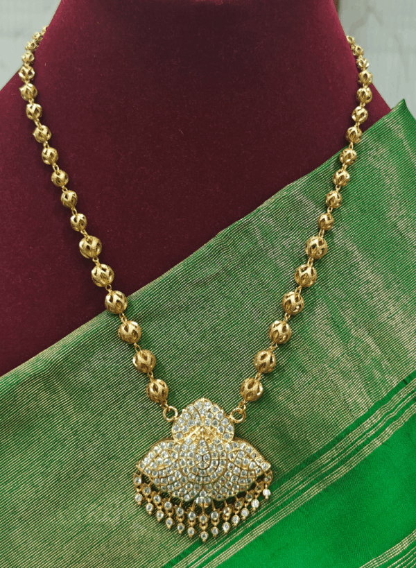 Butterfly padhakkam chain(white)