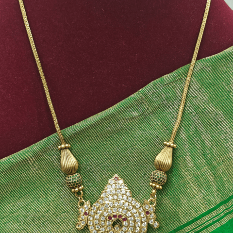 sanku impon pendant with preethi chain (White ruby)