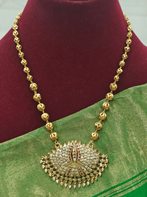 Lotus padhakkam chain