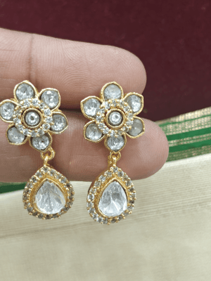 Floral jadau earrings (white)
