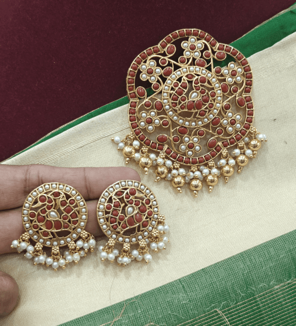 Coral pearl rakkodi pendant set