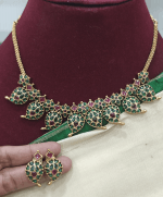 Maanga kemp necklace (Green red)