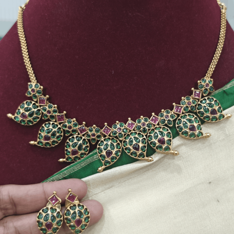 Maanga kemp necklace (Green red)