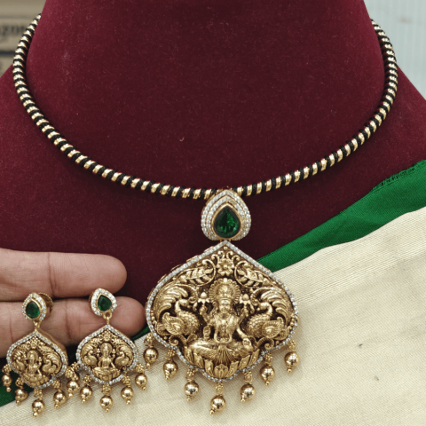 Antique lakshmi black kanti set