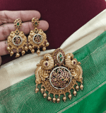 Nagasu peacock pendant set