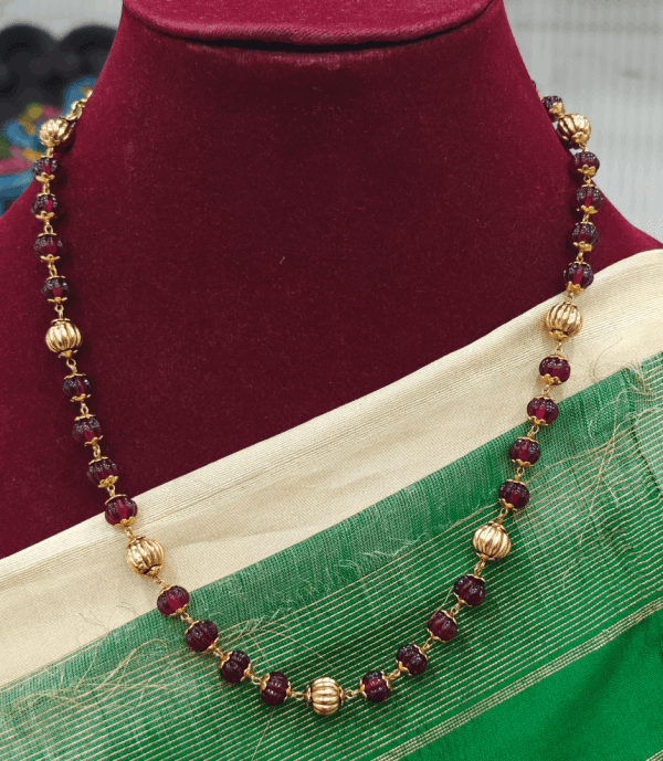 Ruby pumpkin beads antique mala