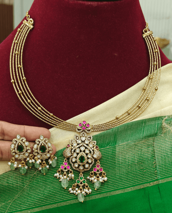 Victorian peacock hasli