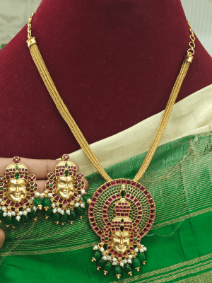Kathak pendant set with chain