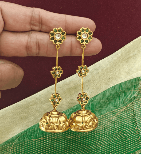 Preethi lightweight long kemp jhumkha (Green white)