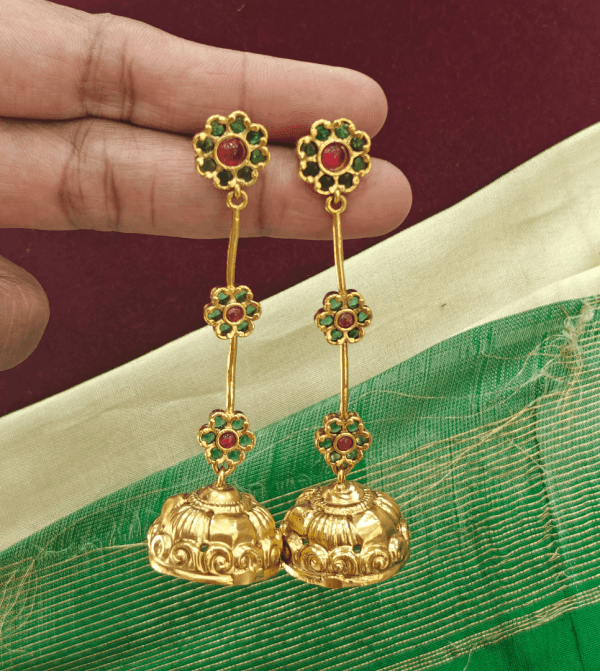 Preethi lightweight long kemp jhumkha (Green red)