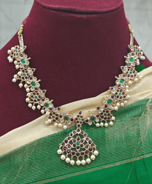 Poo kal kemp attigai