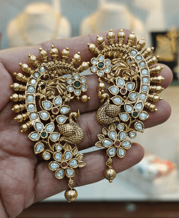 Triflower peacock earcuff