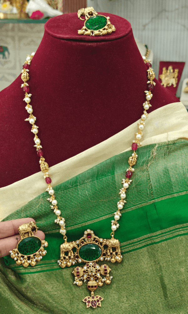 Elephant neelvattam emerald set